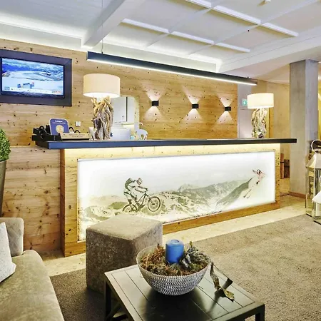 By Alps Aparthotel